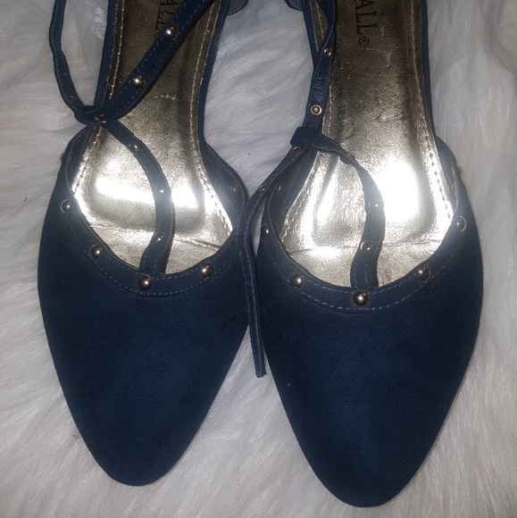 Flats - Picture 2 of 3